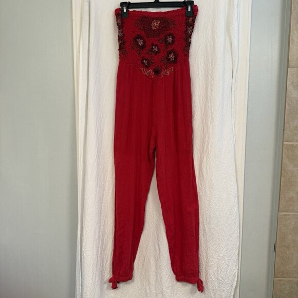 Free People Karan Strapless Smocked Jumpsuit Romper Red Size XS Boho Floral - Picture 2 of 15